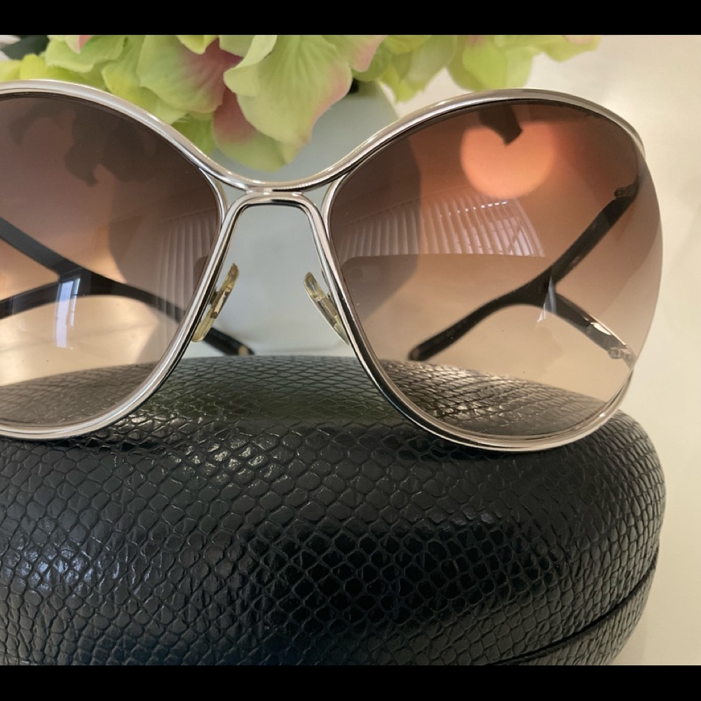 VERSACE AUTHENTIC gorgeous sunglasess